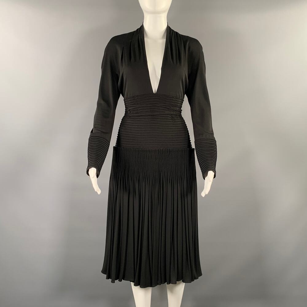 CHADO RALPH RUCCI Size M Black Pleated Deep Neck Knee-Length Dress